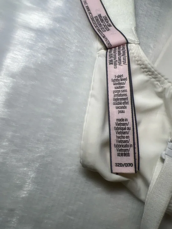 Victoria’s Secret bra T Shirt Lightly Lined No wire 32D - Picture 6 of 7